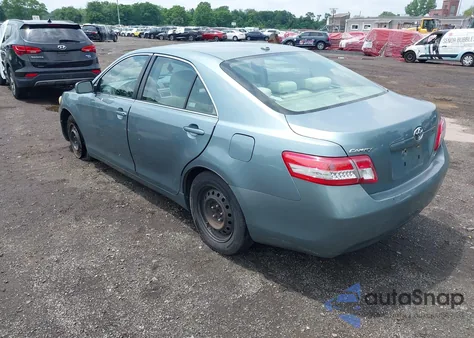 2010 Toyota Camry Le z USA, uszkodzony, nr VIN 4T1BF3EK9AU542853